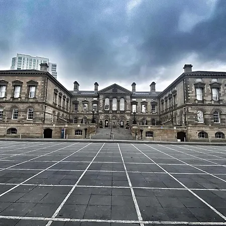 2 Bed City Centre Apt, Free Parking - Albert Clock, Customs House Belfast Exterior photo