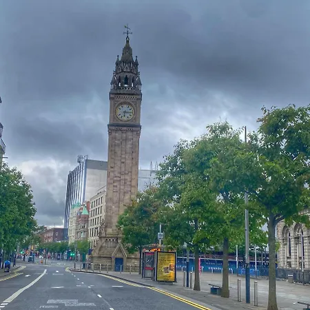 2 Bed City Centre Apt, Free Parking - Albert Clock, Customs House Belfast Exterior photo