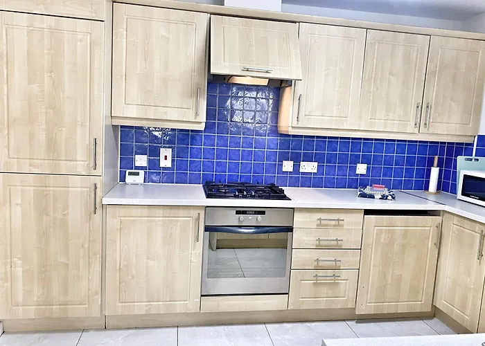 2 Bed City Centre Apt, Free Parking - Albert Clock, Customs House