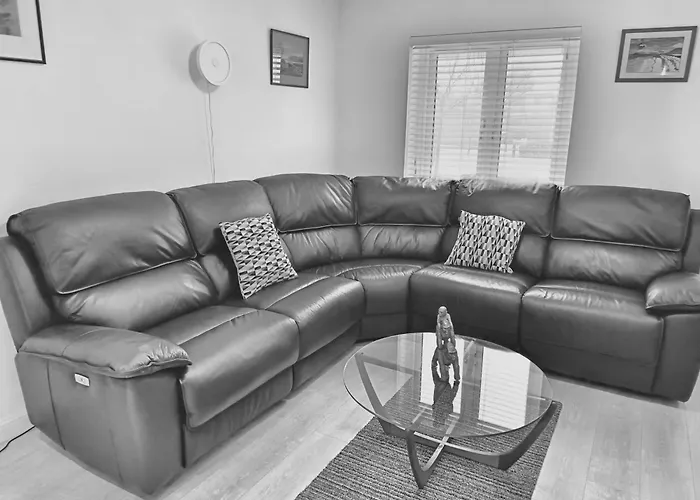 2 Bed City Centre Apt, Free Parking - Albert Clock, Customs House