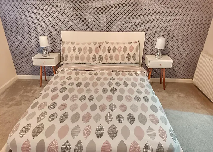 2 Bed City Centre Apt, Free Parking - Albert Clock, Customs House