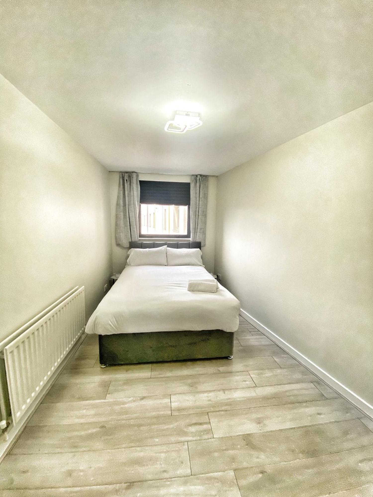 2 Bed Centre Apt, Free Parking - Clock, Customs House Apartment